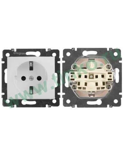 Розетка Valena 2К+3 10/16А, белый (774420). Розетка. LegranD в Бийске